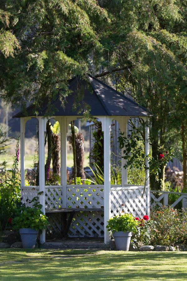 Westholm Lodge Harihari Buitenkant foto